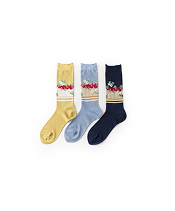Strawberry motif crew socks