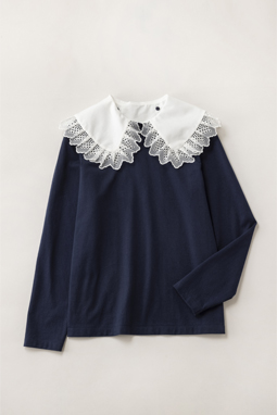 Jagged lace collar pullover