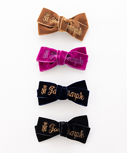 Velvet logo ribbon hair corsage