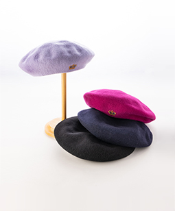 Crown emblem wool beret