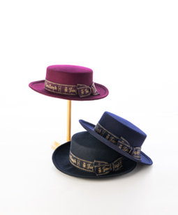 Wool felt logo ribbon hat