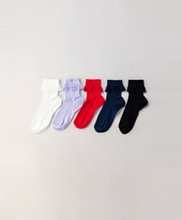 Lace-trim socks