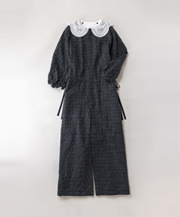 Ripple dots & scallop lace collar all-in-one