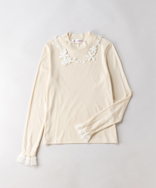 Flower necklace pullover